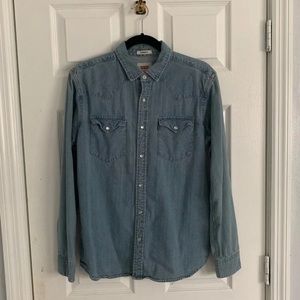 Levi’s Long Sleeve Denim Shirt